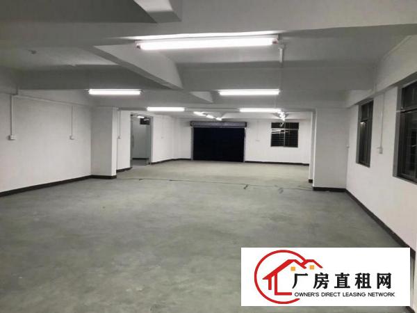  新出厂房招租，水电齐全，配电梯，消防，大小可分租，价格优惠