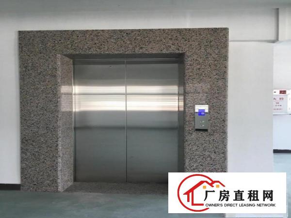  新出厂房招租，水电齐全，配电梯，消防，大小可分租，价格优惠