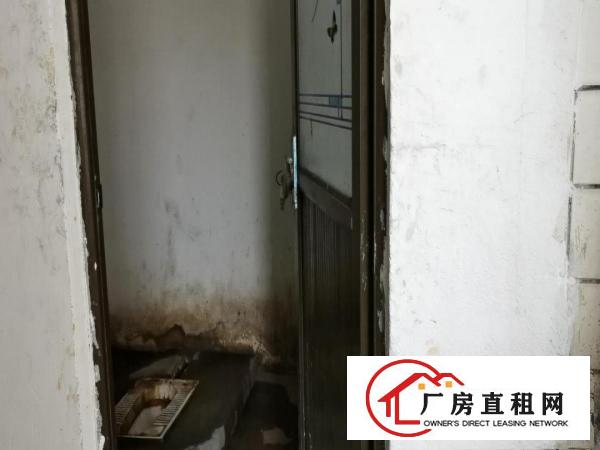  污染的行业的房子，楼上185平方，18元平方