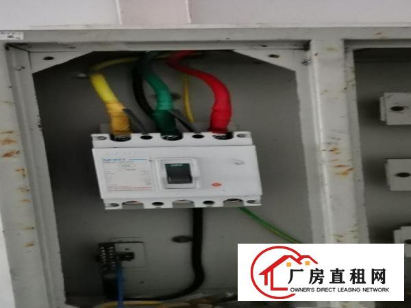  污染的行业的房子，楼上185平方，18元平方