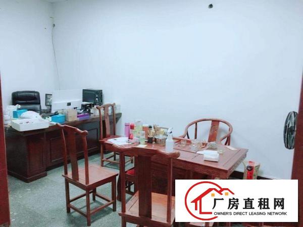  现成天花吊顶装饰长安镇出租二楼550平厂房格局好可分租