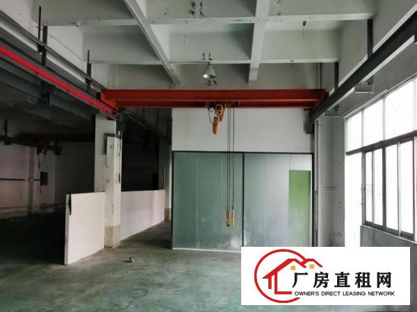  楼上1300平方，精装修，带2台航车