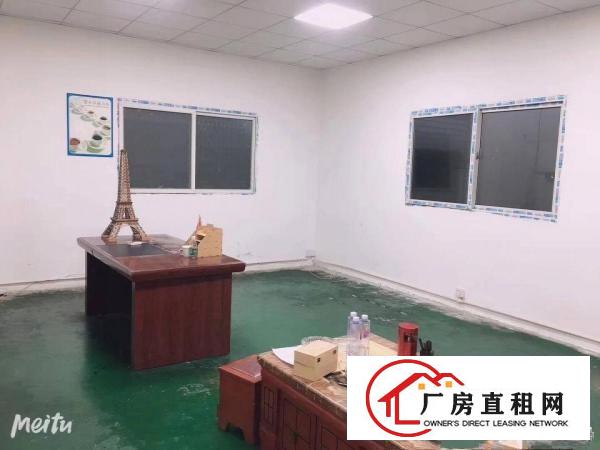  厦岗新出楼上400平方厂房，现成办公室，空地大，4车道直达
