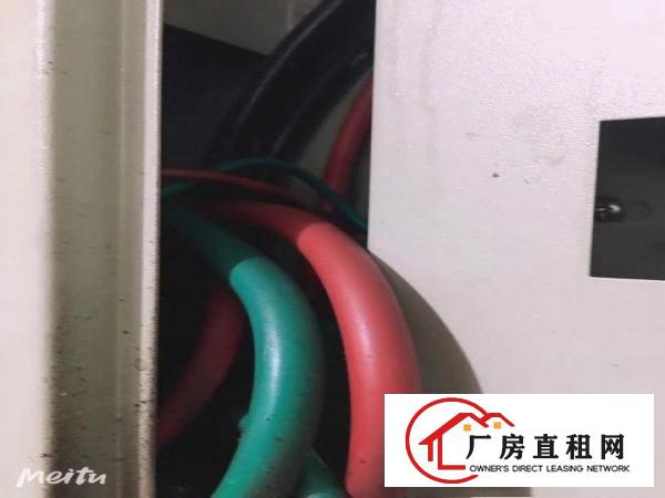 厦岗新出楼上400平方厂房，现成办公室，空地大，4车道直达