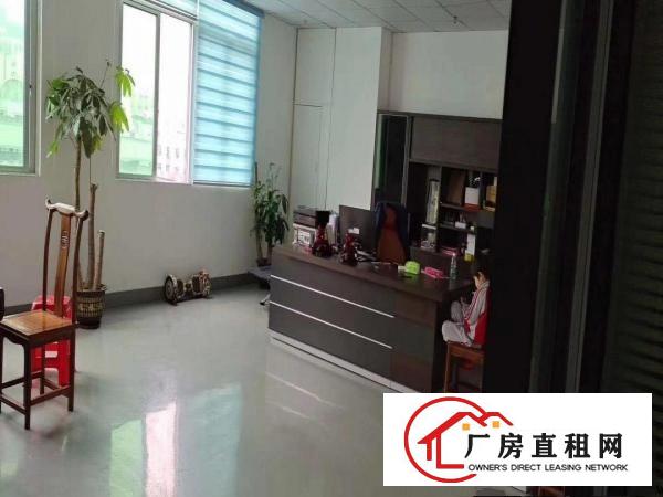  长安沙头南区，即将空出楼上800平带豪华装修，车间水电齐全