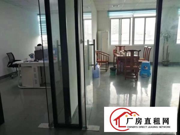  长安沙头南区，即将空出楼上800平带豪华装修，车间水电齐全