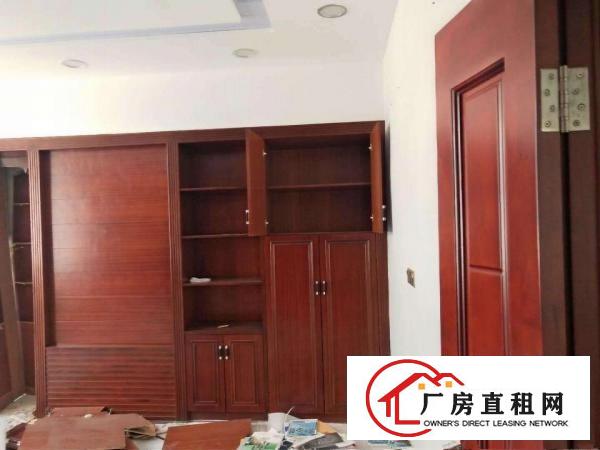  长安乌沙楼上新出1400平厂房出租带玻璃办公室交通便利好招工