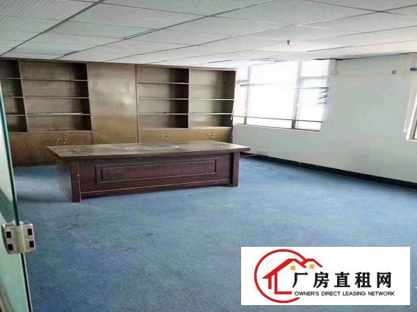  长安镇宵边新出楼上850平方，车间带有豪华装修，水电齐全。