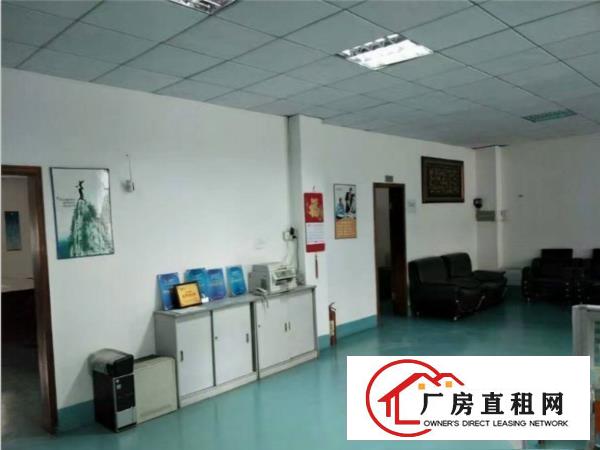  长安镇厦边出租一楼1000平厂房有办公室可分租空地大