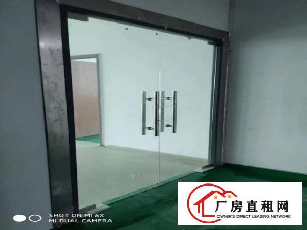  街口新出二楼带豪华装修1100平方米厂房出租