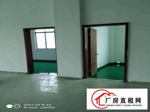  街口新出二楼带豪华装修1100平方米厂房出租