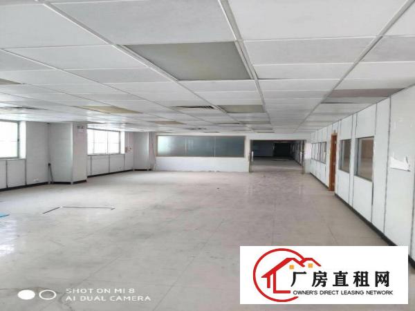  长安霄边万达对面新出650平带办公室精装修厂房出租