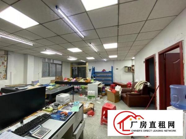  厂房刚搬走不用装修搬进来就可以生产。电梯两吨。空地400平。
