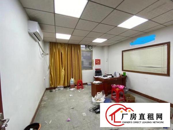  厂房刚搬走不用装修搬进来就可以生产。电梯两吨。空地400平。