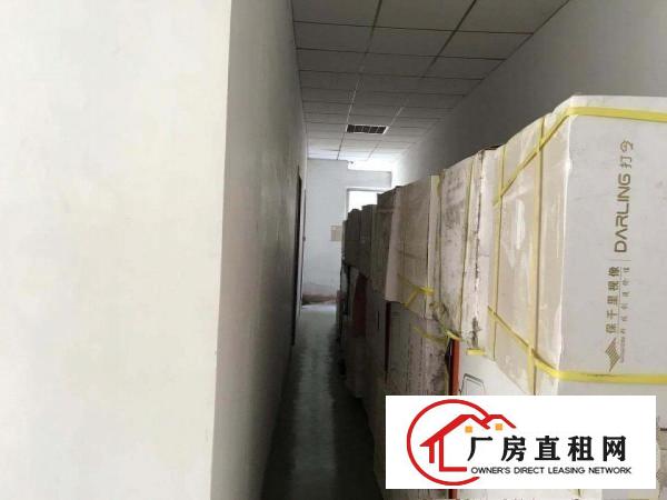  锦厦新空出楼上2100方带全新标准两吨货梯人流集中，交通方便