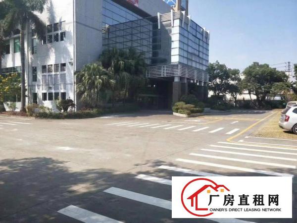  长安镇刚空出楼上精装修1000平方厂房出租，水电齐全货梯直达