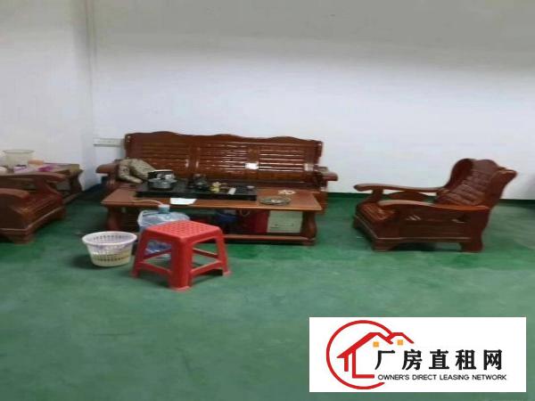  乌沙大润发旁二楼360平厂房出租，5000块全包