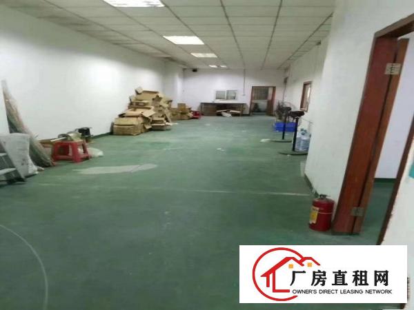  乌沙大润发旁二楼360平厂房出租，5000块全包