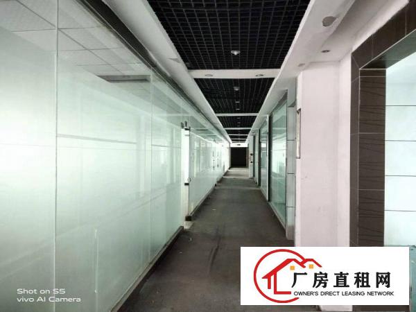  厦边小面积厂房出租带精装修！！！