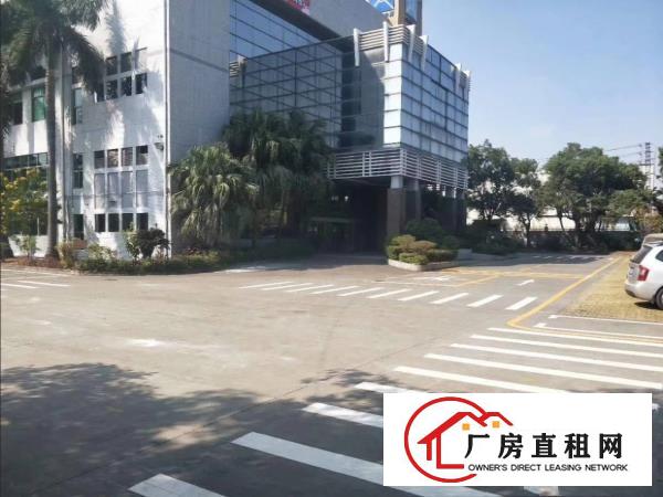  长安精装修楼上原电子厂6000平方厂房无需转让费，水电齐全