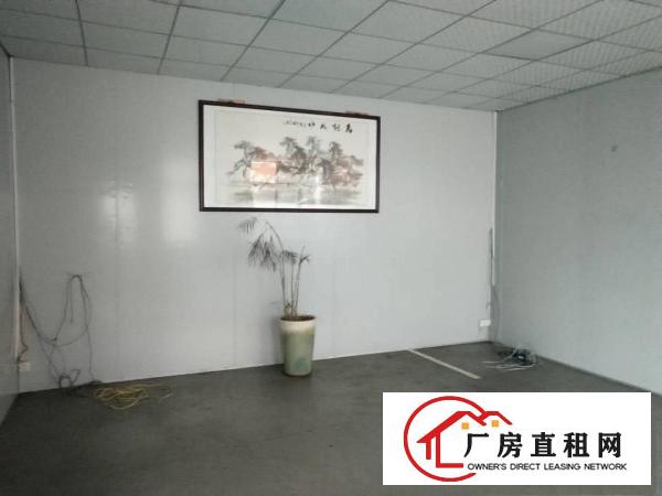  长安镇刚空出一楼1200平方厂房水电齐全可办环评，园区空地大