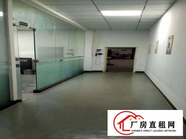  宵边新空出标准厂房，现成办公室，带豪华装修。