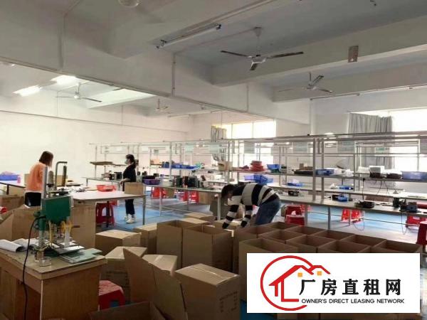  长安上沙实业客转租电子车间楼上350平方，现成办公室，主线