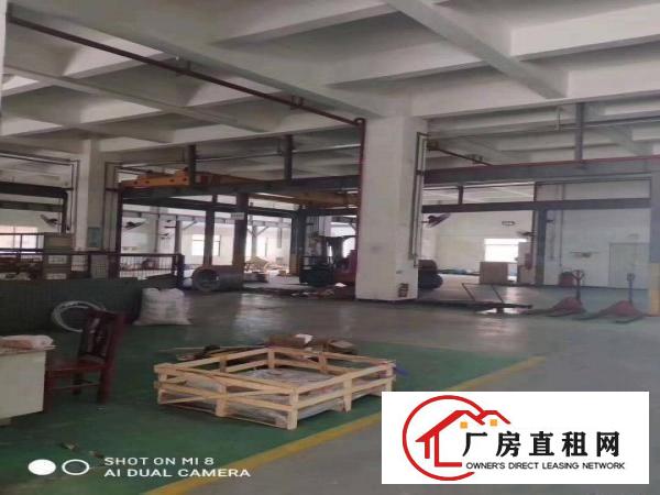 长安镇刚空出一楼标准厂房2800平方水电齐全空地大，交通便利