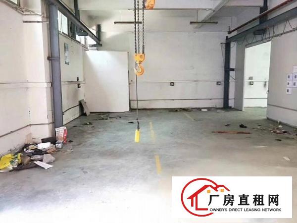  长安乌沙新出一楼400平方带有航车厂房，有办公室，水电齐全