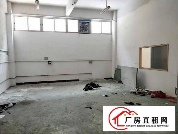  长安乌沙新出一楼400平方带有航车厂房，有办公室，水电齐全