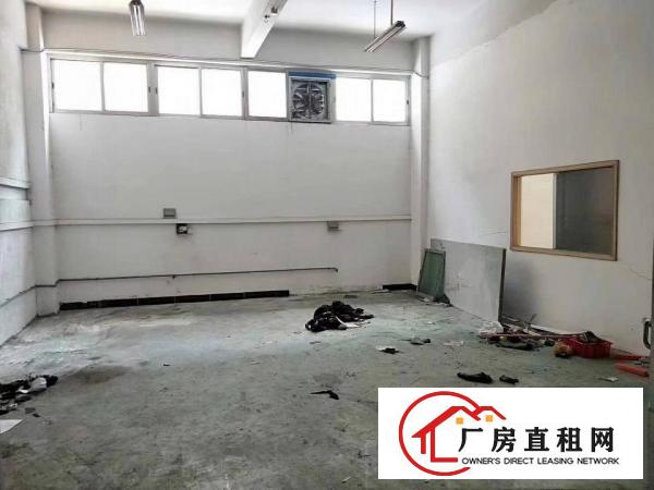  长安乌沙新出一楼400平方带有航车厂房，有办公室，水电齐全