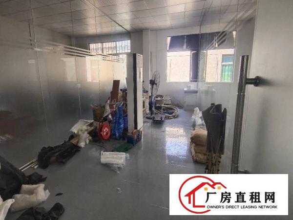  新空出精装修楼上原电子厂1000平方厂房无需转让费，水电齐全