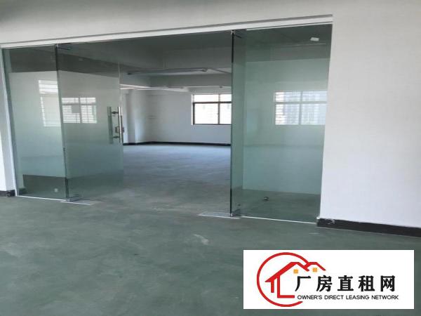 全新商务写字楼轻型加工行业招租，配电梯，带装修，水电齐全