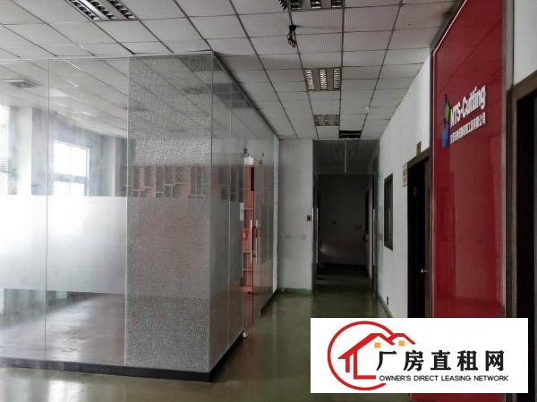  乌沙新出一楼700平方厂房出租，有现成装修