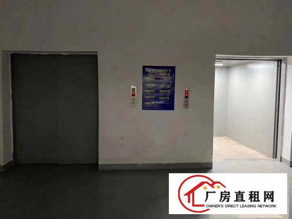  长安沙头实业客转租长安楼上2000平厂房现成前台办公室精装修