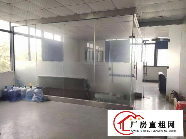  长安沙头沙区，新出楼上1000平带精装修办公室，车间水电齐全