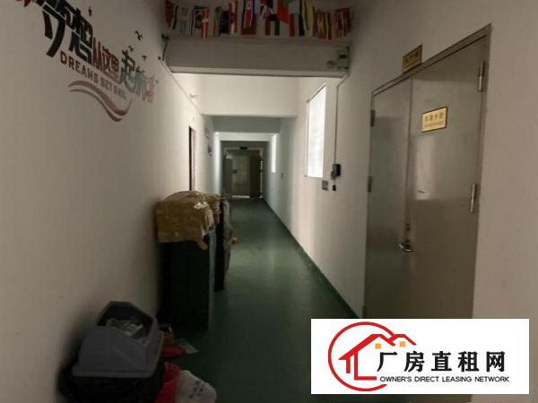  宵边二楼880平，1万房租，水电齐全带装修有货梯