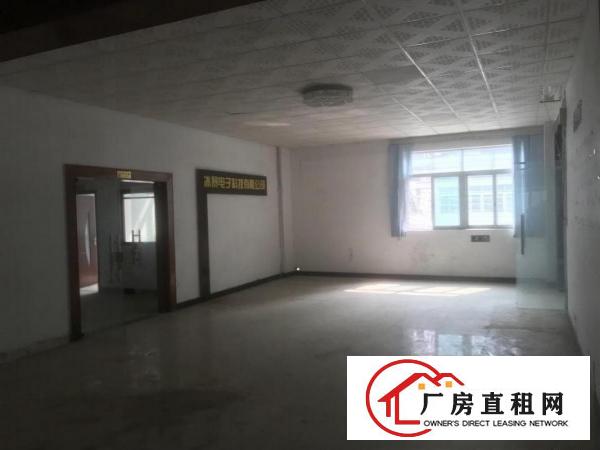  重工业园标准两吨电梯两台空地三千保安两位办公室吊顶厕所洗手间