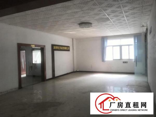  重工业园标准两吨电梯两台空地三千保安两位办公室吊顶厕所洗手间