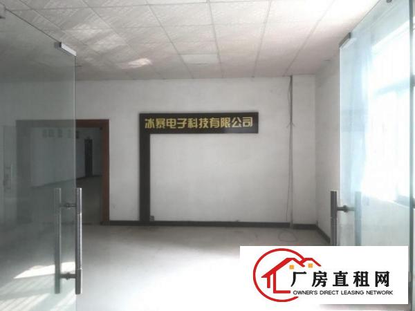  重工业园标准两吨电梯两台空地三千保安两位办公室吊顶厕所洗手间