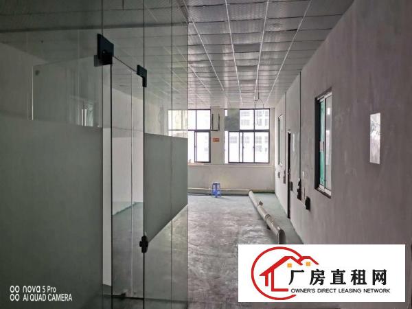  乌沙楼上本月底将空出210平方，报价18元每平方，水电办公室