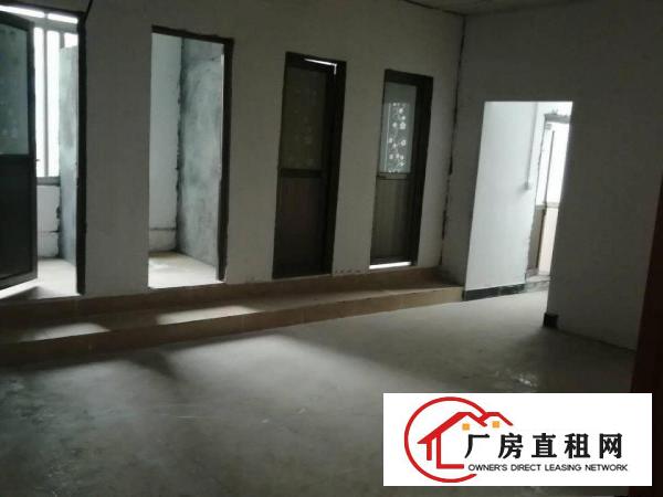 独门独院、现成的主线，地坪漆，办公室、卫生间，