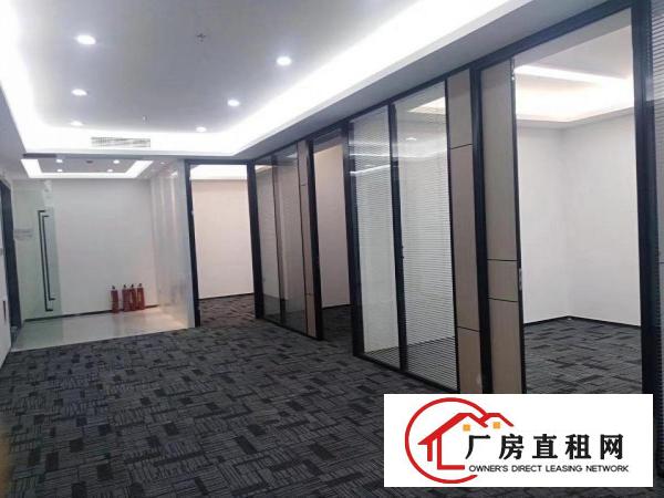  时代商业中心，位置好，交通方便。