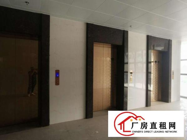  时代商业中心，位置好，交通方便。