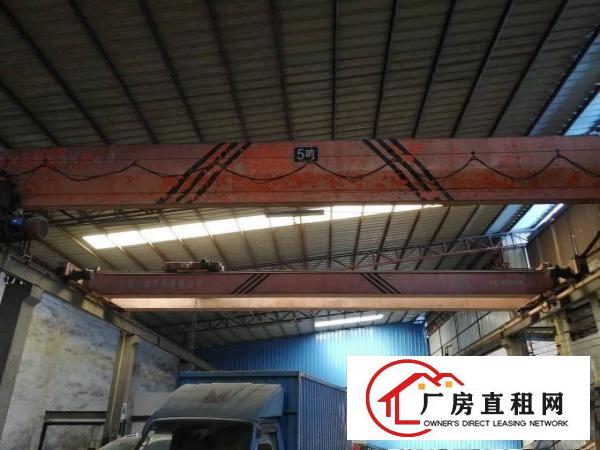  自带两部5吨行车1800平方单层铁皮厂房仓库出租空地大有宿舍