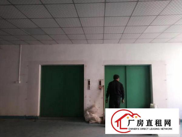  出租大岭山楼上现成装修2100平方,水电齐全,办公室装修
