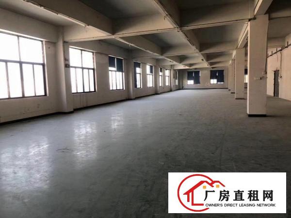  出租大岭山楼上现成装修2100平方,水电齐全,办公室装修