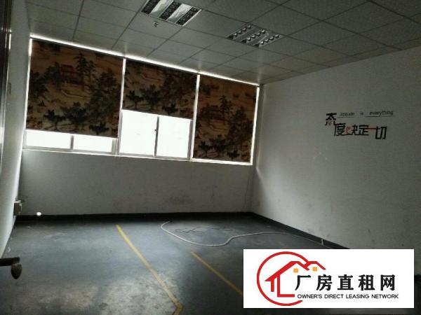  大岭山杨屋新出楼上带装修厂房850平米高速出入口附近！