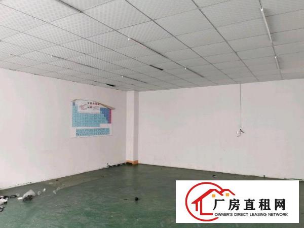  免租期两个月向东三层2500平方有货梯出租