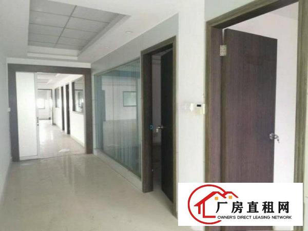  大岭山厚大路边新出楼上2600平厂房水电到位可办环评价格漂亮